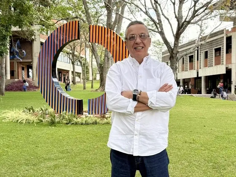 Gustavo Ferraro hoy, en un campus universitario